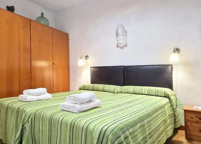LA CASA DE ABUELA Habitaciones con baño compartido en el casco histórico de Frigiliana sólo adultos
