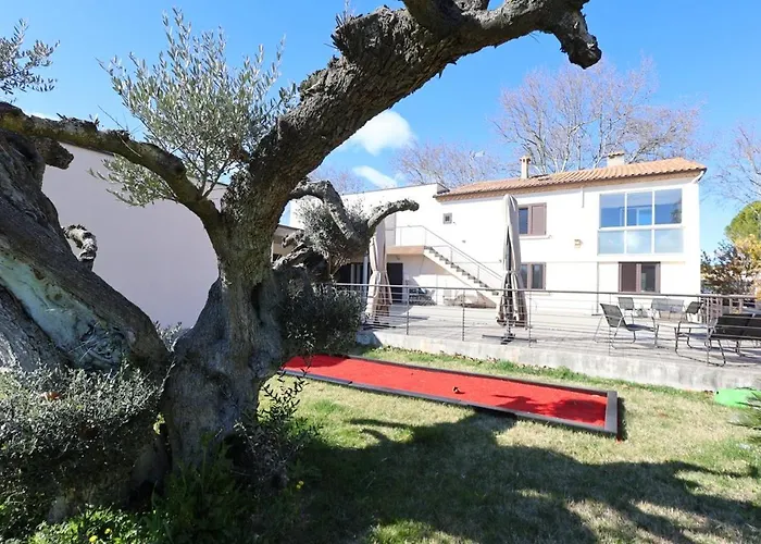 Histoire D'O - Les Piscines - Chambres D'Hotes Bezouce