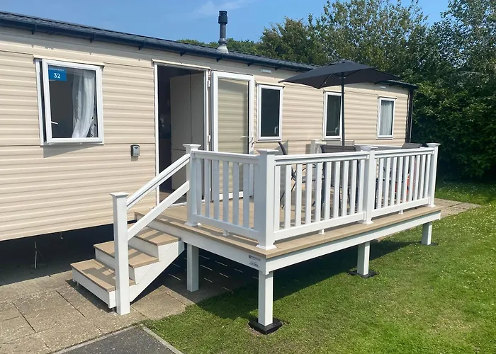 Whitecliff Bay Holiday Park - Most Popular Location Near Pools, Clubs And Beach