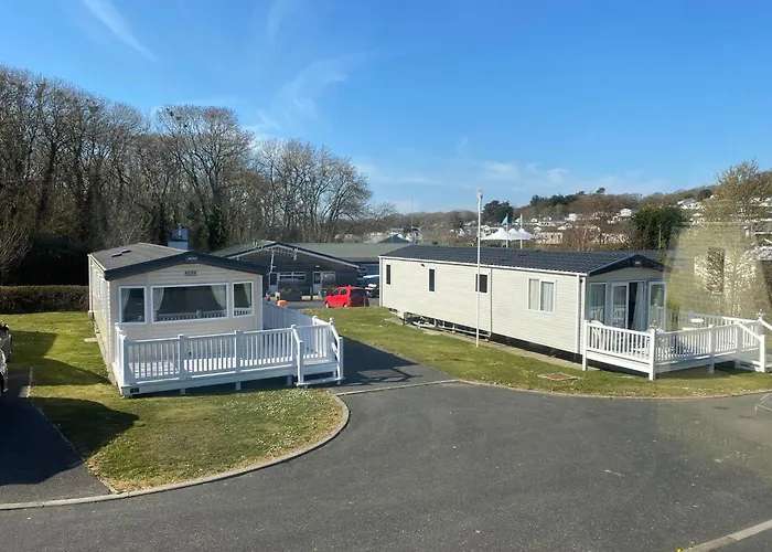 Whitecliff Bay Holiday Park - Most Popular Location Near Pools, Clubs And Beach