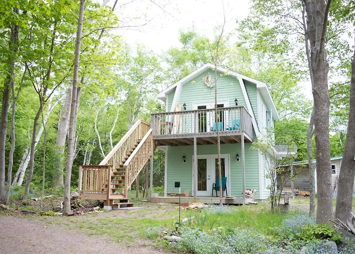 Rumi Guest House On The Cabot Trail