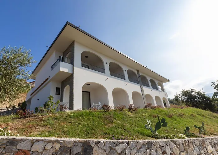 LUZIA AGRIRESORT - Piscina Panoramica e vista Mare a Capo Vaticano
