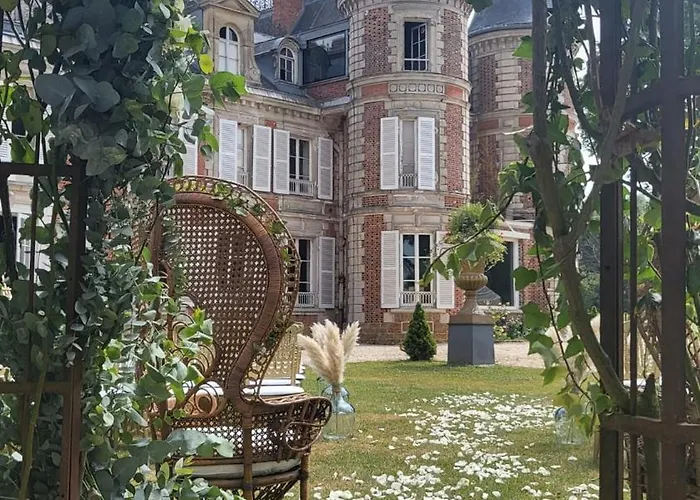 Chateau De La Plumasserie