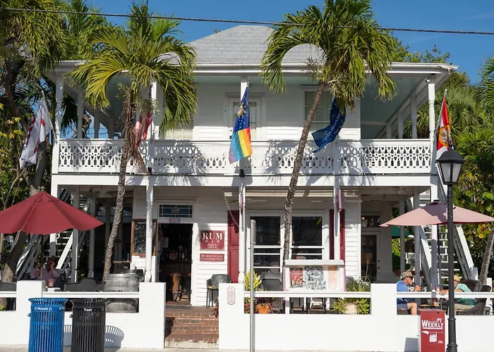 Speakeasy Inn And Rum Bar