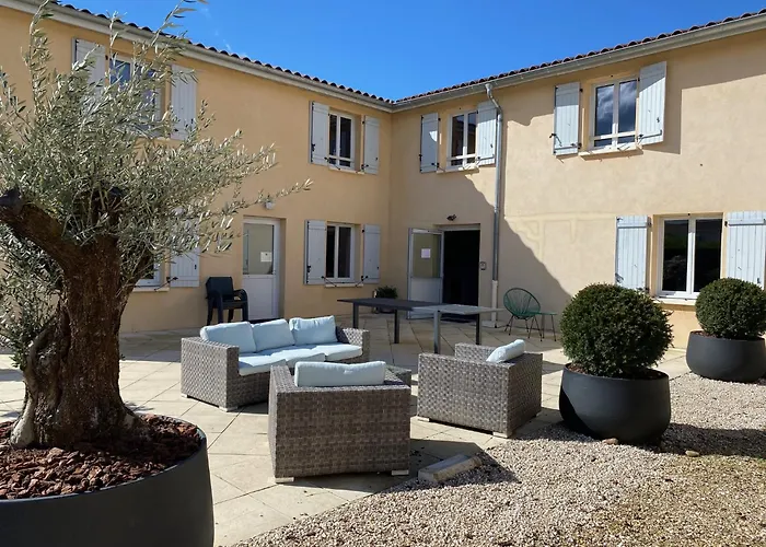 Domaine de la Noiseraie - Suites spacieuses Belleville-sur-Saône