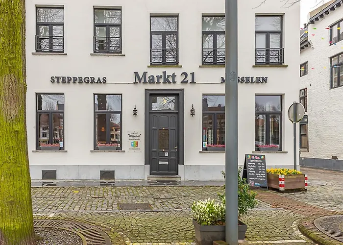 Guesthouses By Hotel Van Eyck Maaseik