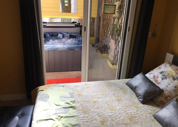 Le Domaine De Charline De 1 A 35 Personnes