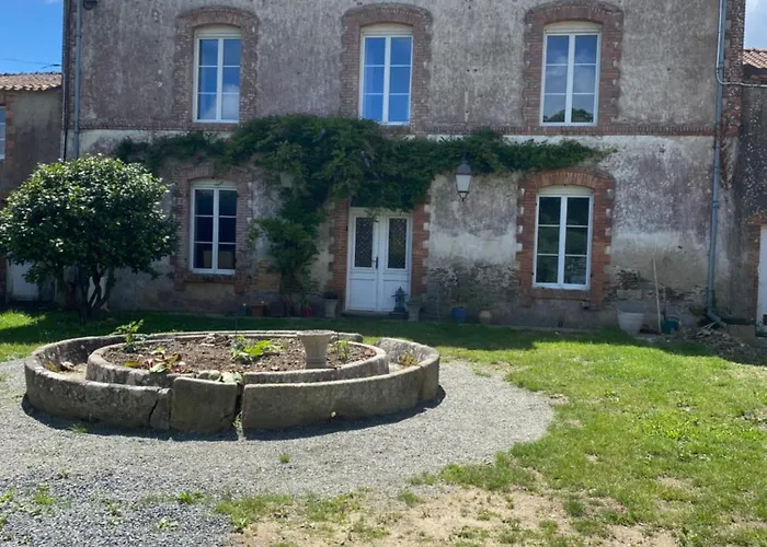 CH1- MANOIR DU MOULINIER - Campagne - Calme - Petit-déj inclus - Table d'hôte sur réservation - Parking gratuit La Limouziniere 