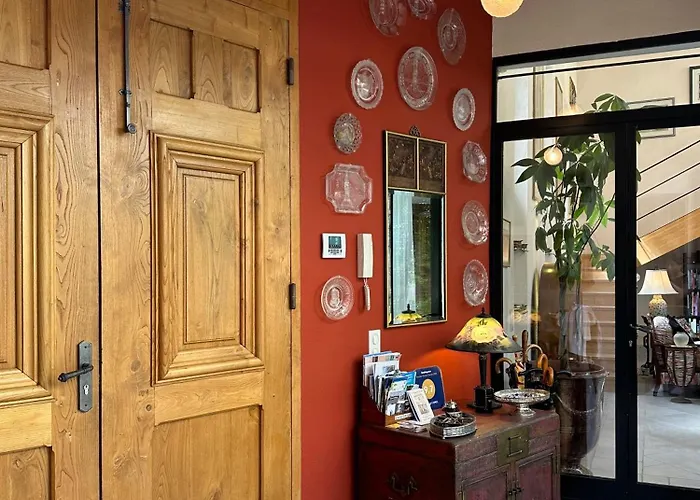 La Cour Carree Bed and Breakfast Rustrel