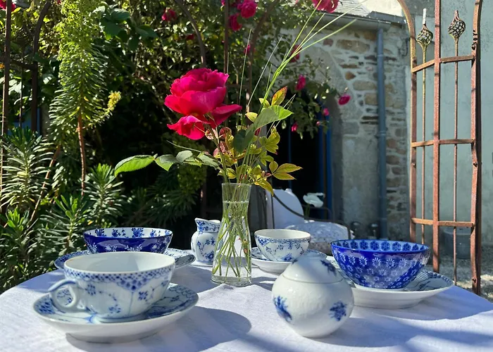 Bed and Breakfast Chez Nosch à Plouegat-Guerand