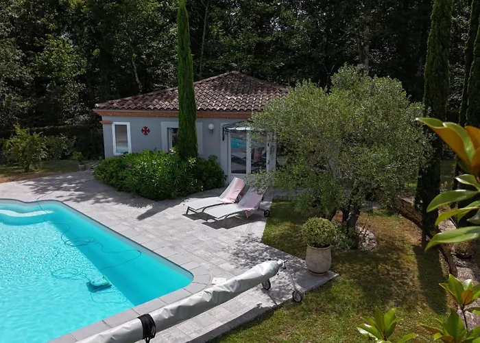 Bed and Breakfast À l ombre des chênes à Moissac