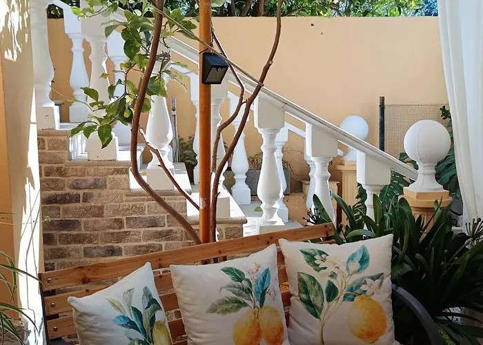 Bed and Breakfast Domos Le Due Tuie Piscinas