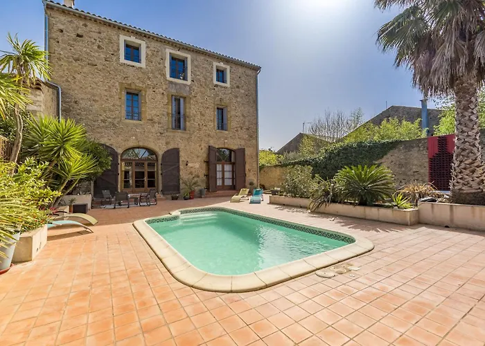 Maison Dix Chambres d'hôtes Neffies