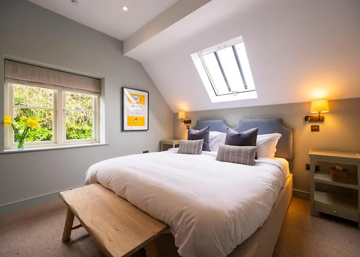 The Bottle & Glass Inn - Book All 3 Rooms