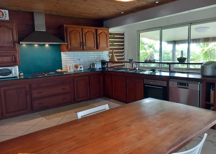 Chambres chez Maeva, bord de mer privé Uturoa