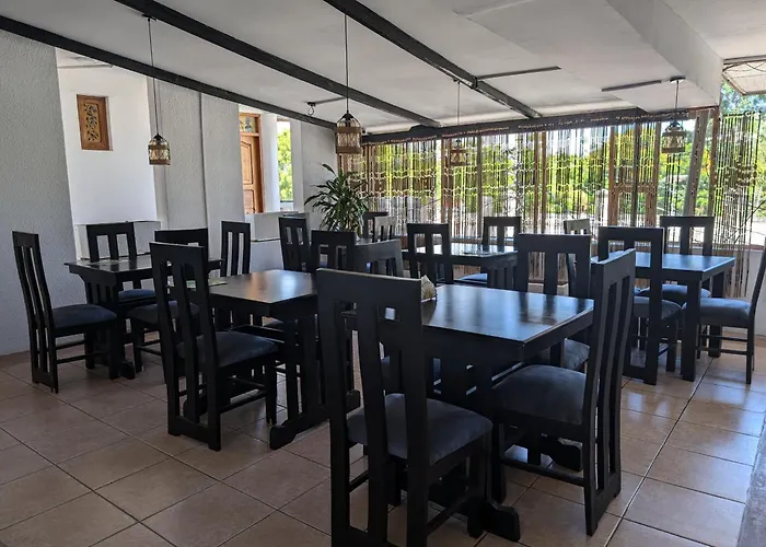 Q2 Bar & Guesthouse Dar es Salaam