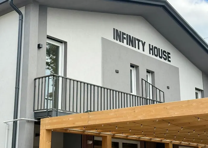 Infinity House - Eleganza Moderna tra Treviso e Venezia