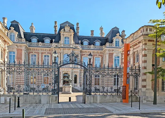 Maison à Deux Mains Ay-Champagne