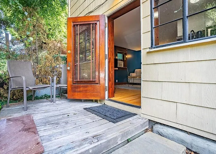 Charming 1Bd Suite In Capitol Hill - Foxglove Inn