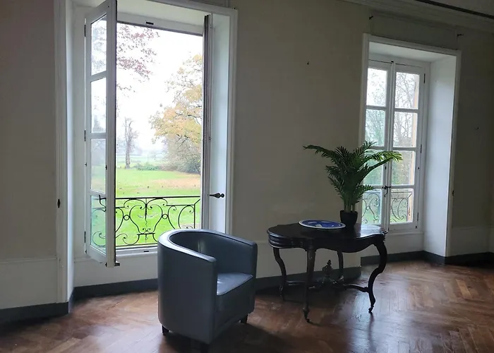 Marraycourt, Chateau-Chambre D'Hotes Marcigny