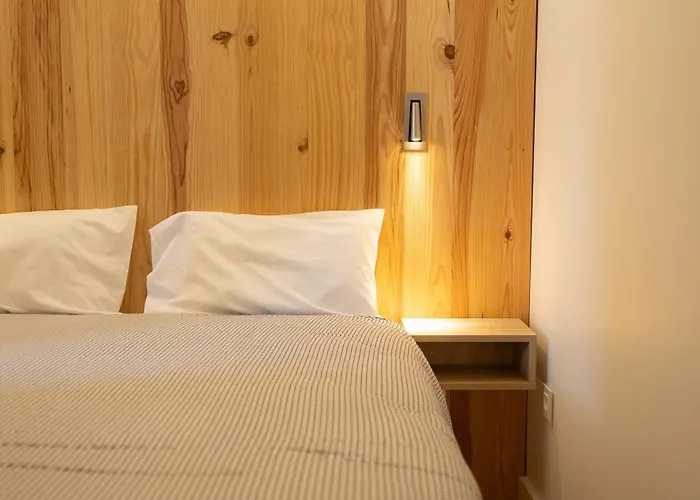 Le Bercail Bed & Breakfast Lacaze