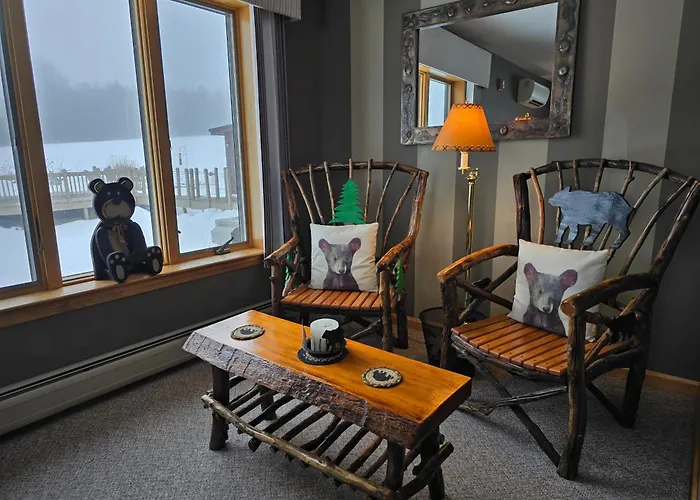 First Settlers Lodge Weston