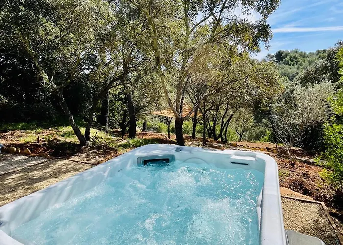La grange des amoureux piscine jacuzzi et massages Le Beausset