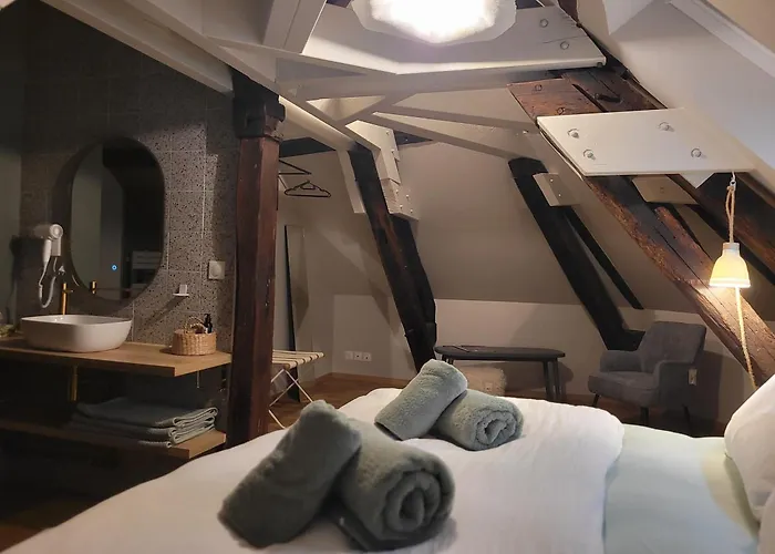 Tresors De Sens Bed & Breakfast