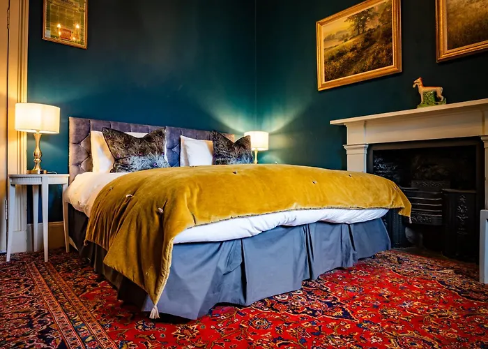 Six Brunton Place Guest House