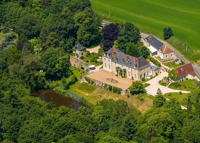 Château de la Huberdière Nazelles-Négron