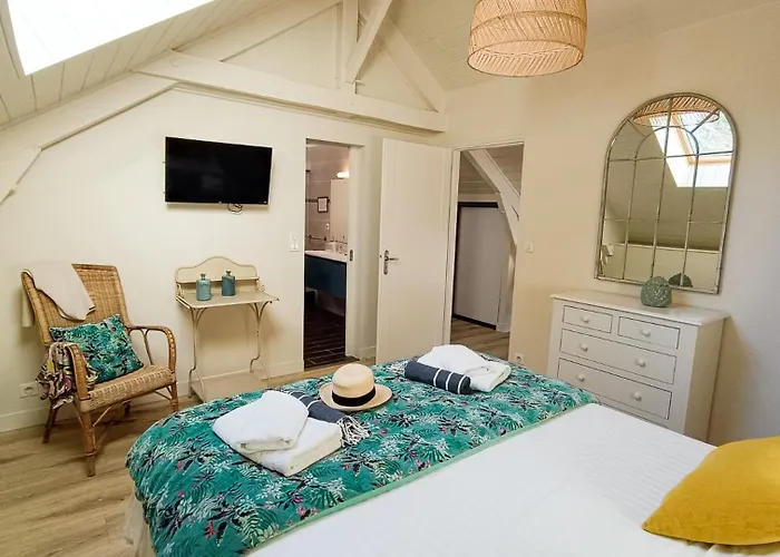 Aux Bories De Marquay, Chambres D'Hotes B&B Avec Piscine Et Spa Pres De Sarlat