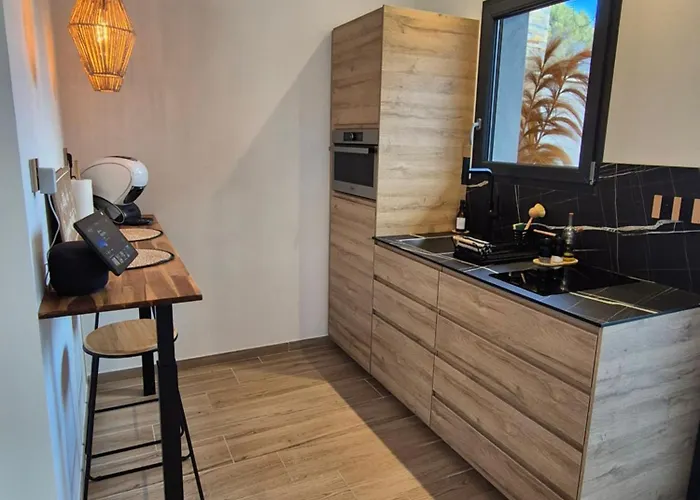 Le Cocoon - Jacuzzi, Sauna et Piscine privée Carpentras