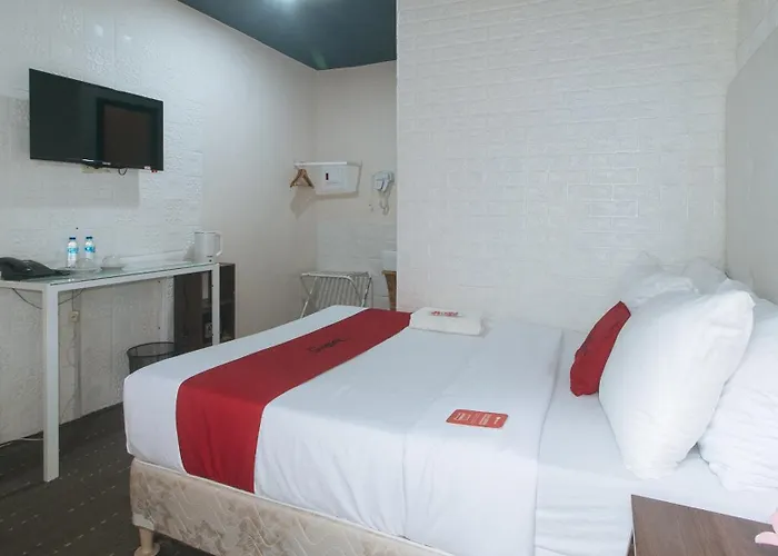 Reddoorz Premium At The Grand Peninsula Suites Balanga