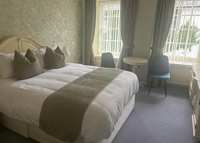 Feathers Hotel Bar And Restaurant
