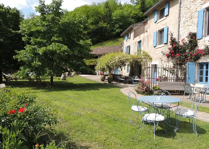 Nabat le Haut, chambre et table d'hotes Courniou