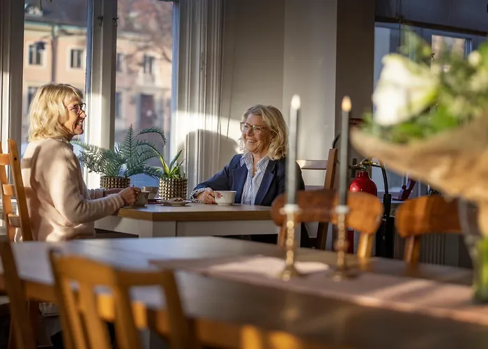 Jaernvaegshotellet Skara City Stay