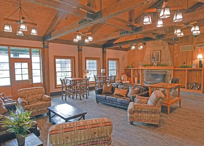 Abe Martin Lodge & Cabins