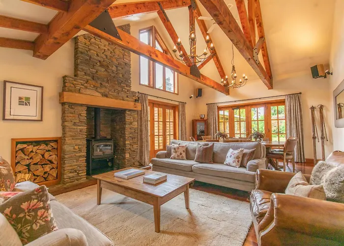 Wanaka Homestead Lodge & Cottages