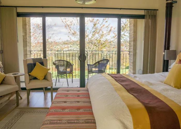 Vineyard Barn Room