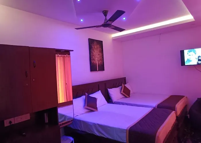 Glasshouse Retreat By The Jungle Stay Groups Valparai