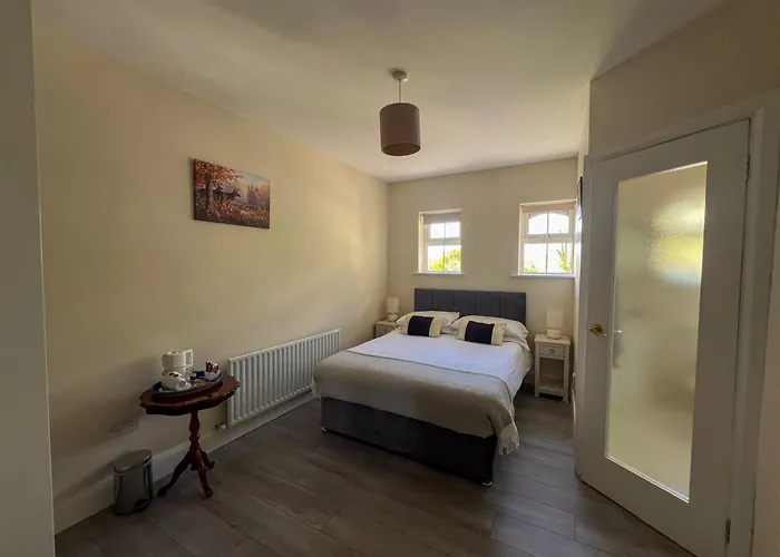 Woodville Lodge Guesthouse Fossa