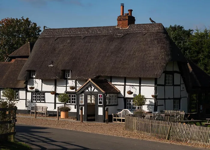 The Bottle & Glass Inn - Book All 3 Rooms