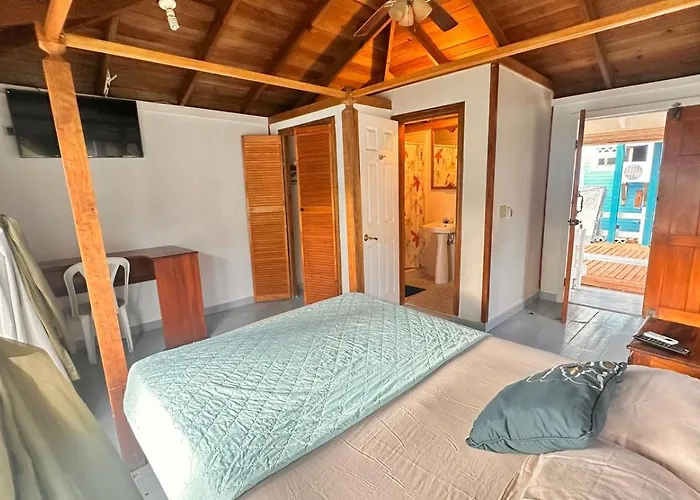Las Palmas Beach Hotel
