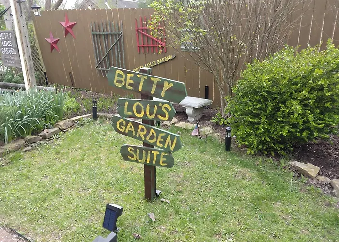 Betty Lous Garden Bed & Breakfast Nashville