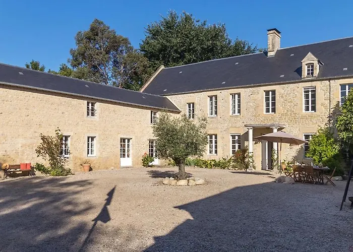 La Cour Souveraine -Chambre d'hôtes, La Sablonneuse Mosles