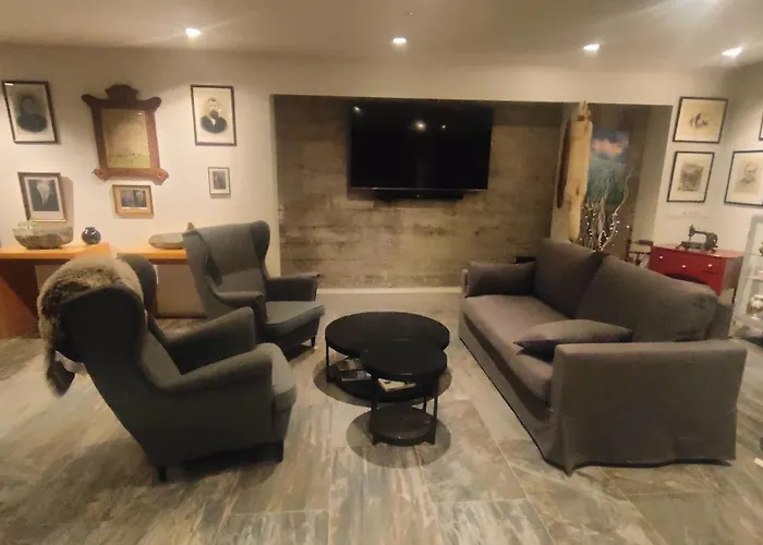 Glacier World - Hoffell Guesthouse