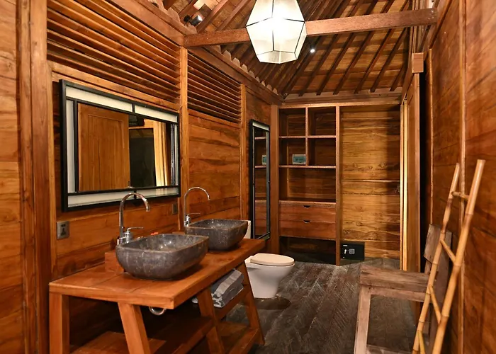 Canggu Wooden Green Paradise
