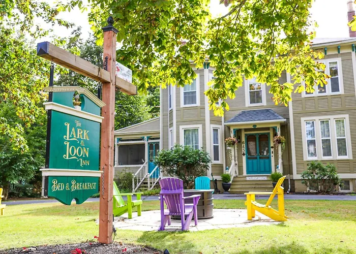 The Lark & Loon Inn