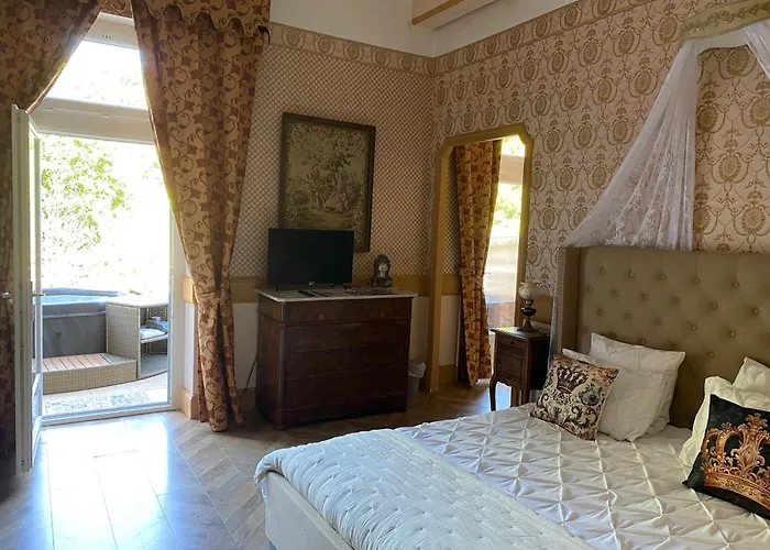 Suite Romantique D'Isoarde Des Baux - Chateau De Rochetaillee Saint-Uze