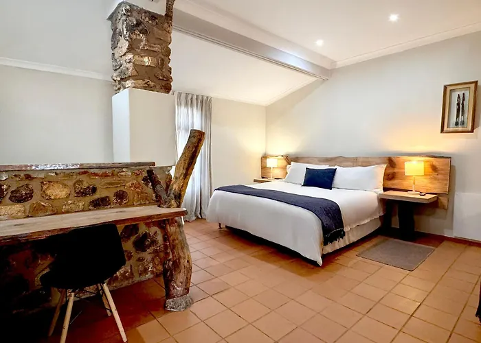 Centurion Guest House And Lodge